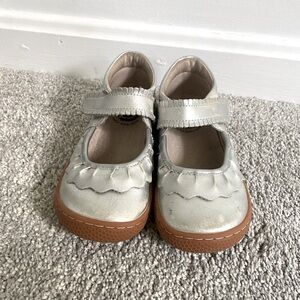 Livie and Luca size 12